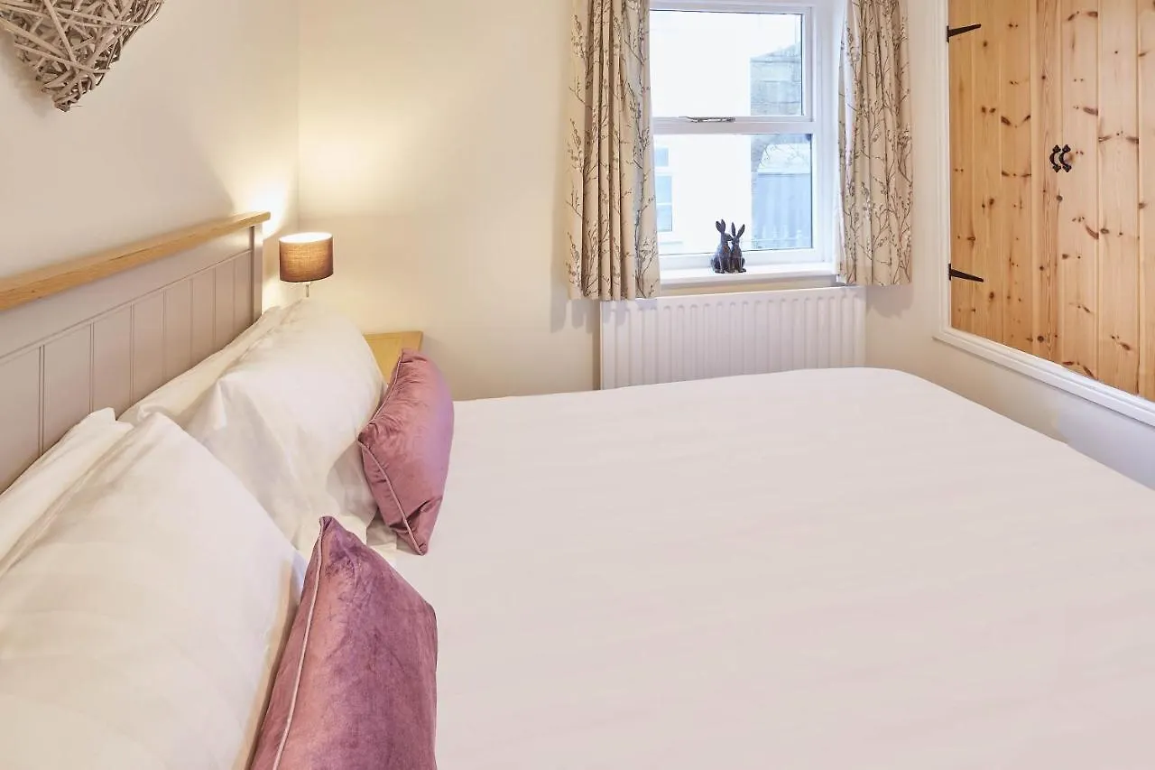 Host & Stay - Richemont Cottage Whitby Holiday home